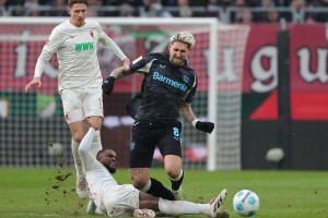 金年会官方网站-赛地聚焦——德国杯清晨热度飙升；勒沃库森篮板制胜；质疑声仍在；医务组通报恢复(勒沃库森2223球衣)